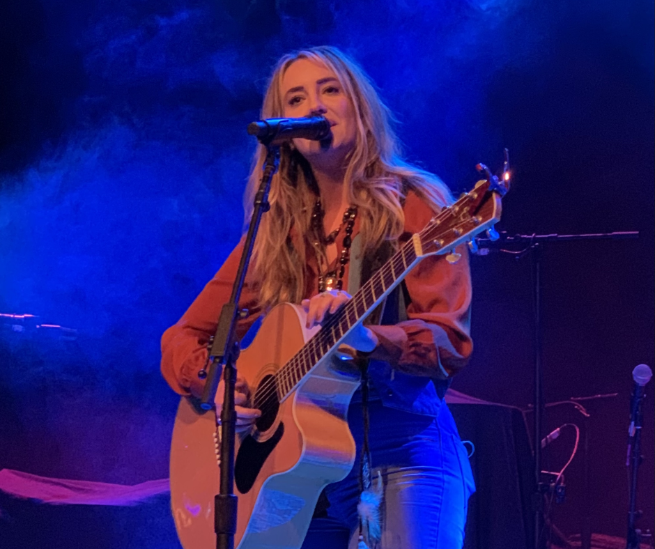 Lainey Wilson The Rising Star Redefining Country Music 2023 Netizs